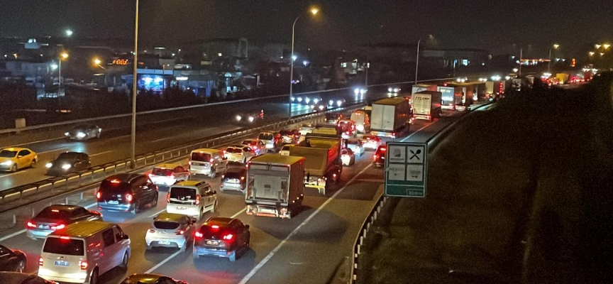 İstanbul'da zincirleme kaza trafiği aksattı