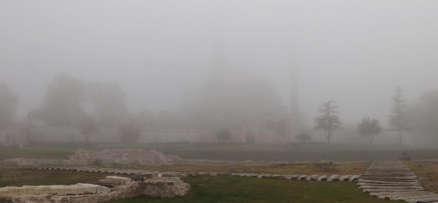 Selimiye Camii sis bulutu altında kaldı