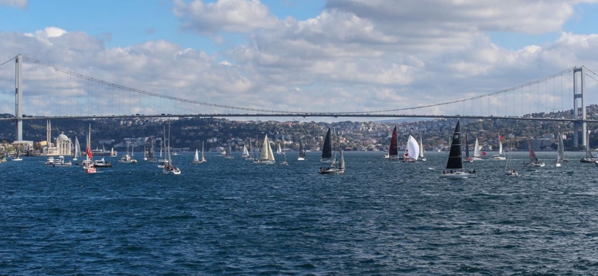 Uluslararası Yat Yarışları Cumhuriyet Kupası İstanbul Boğazı'nda yapıldı