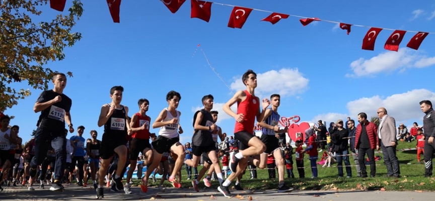 Kocaeli'de Cumhuriyet Koşusu ve Çocuk Maratonu düzenlendi