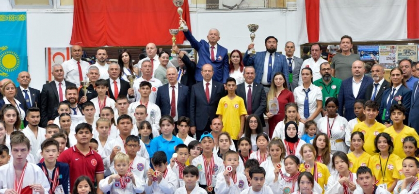 Cumhurbaşkanı Tatar, KKTC Taekwondo Judo Karate Federasyonunun ödül törenine katıldı