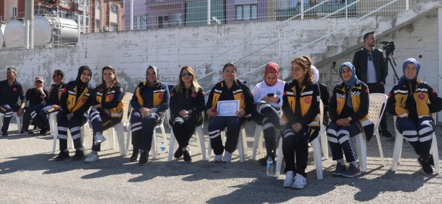 Burdur'da kadın sağlık çalışanlarına ileri sürüş eğitimi verildi