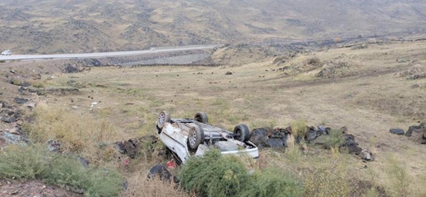 Iğdır'da kontrolden çıkan araç şarampole devrildi: 7 yaralı