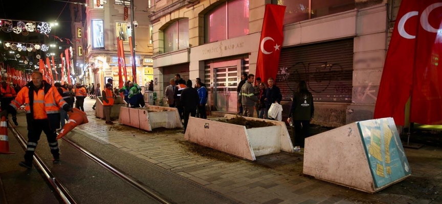 İstiklal Caddesi'ndeki ağaçlar kaldırılıyor