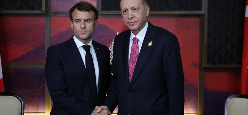 Macron: Cumhurbaşkanı Erdoğan, barış görüşmelerinde çok etkin rol oynuyor