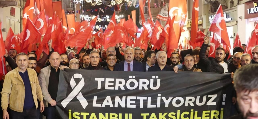 Taksiciler İstiklal'de terörü protesto etti