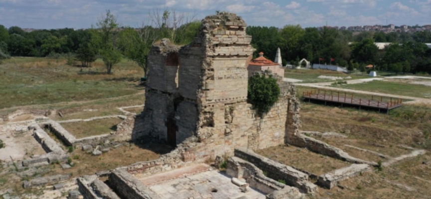 Osmanlı'nın beylikten devlete geçiş sürecinin mimari simgesi: Edirne Yeni Sarayı