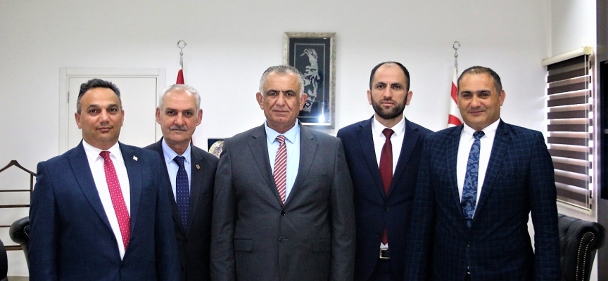 Çavuşoğlu, ASBÜ Kuzey Kıbrıs Kampüsü Rektörü Prof. Dr. Enver Arpa ve heyetini kabul etti