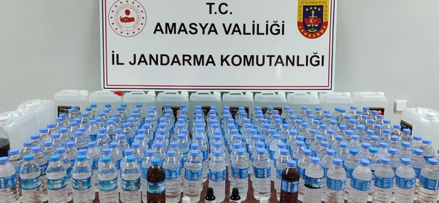 Amasya'da bir evde 115 litre sahte içki ele geçirildi