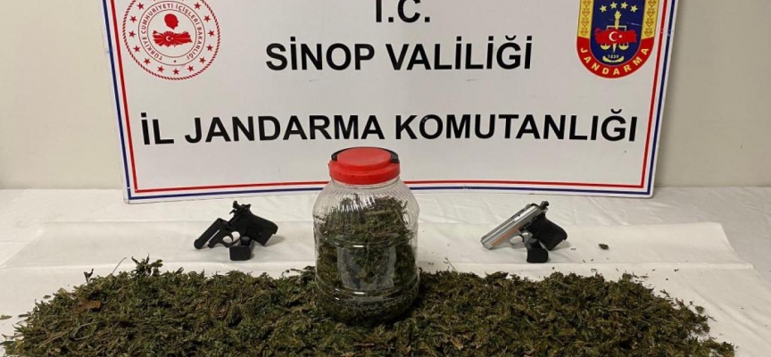 Sinop'ta bir kilogram kubar esrar ele geçirildi