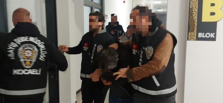 Kocaeli'de otomobilden hırsızlık yaptıkları iddiasıyla 3 zanlı tutuklandı