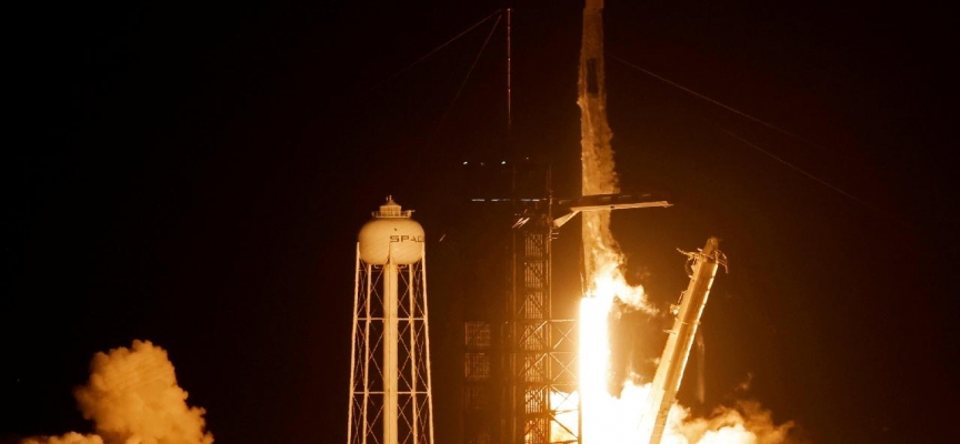 SpaceX Falcon 9 roketi uzaya fırlatıldı