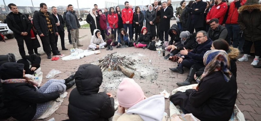 Bakan Kasapoğlu, Düzce'de hasar gören yurtları ziyaret etti