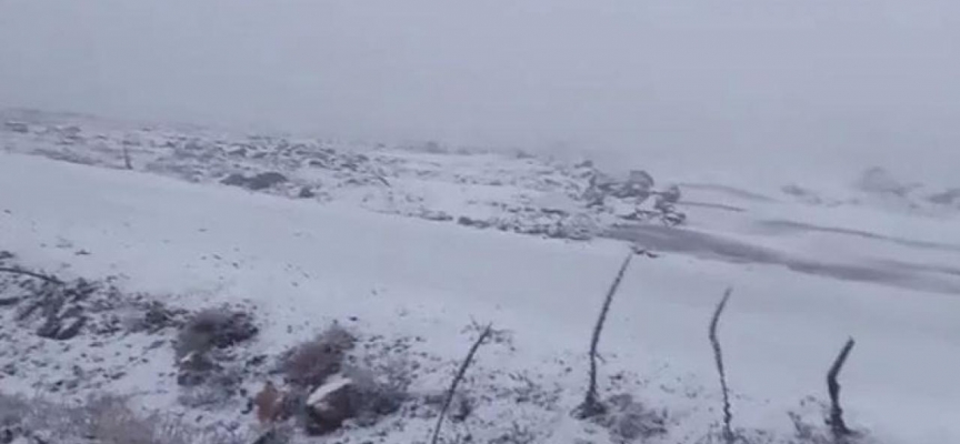 Afyonkarahisar’a mevsimin ilk karı düştü