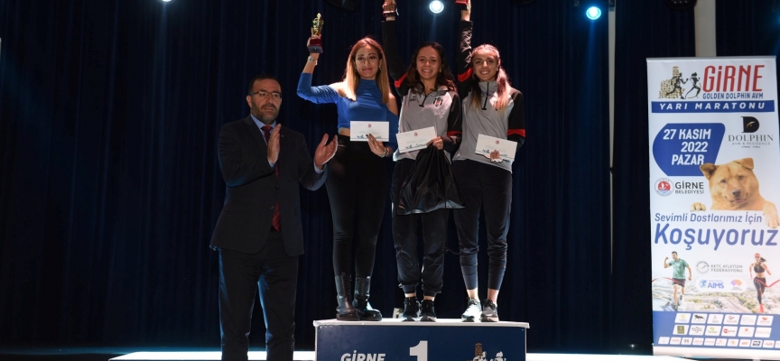 Girne Yarı Maratonu’nda dereceye girenlere ödülleri verildi