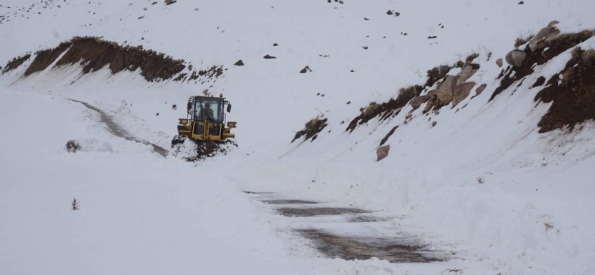 Şırnak’ta kar kalınlığı 1 metreyi buldu