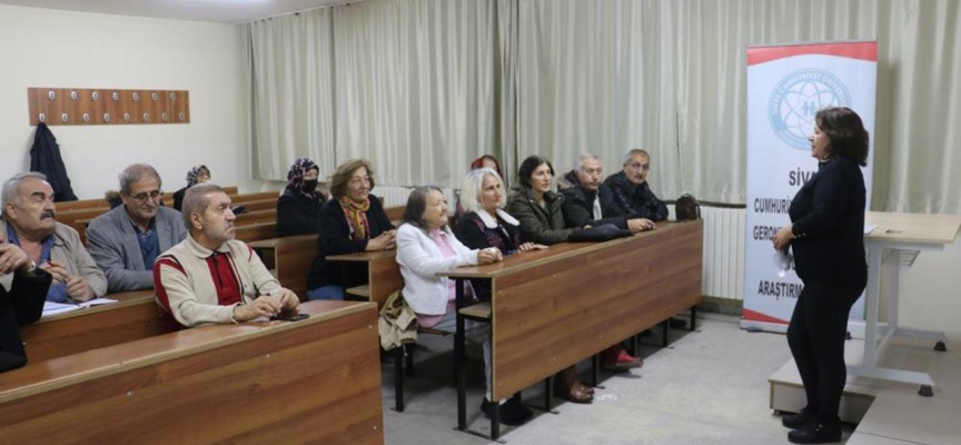 'Tazelenme Üniversitesi' ile 60'ından sonra okullu oldular