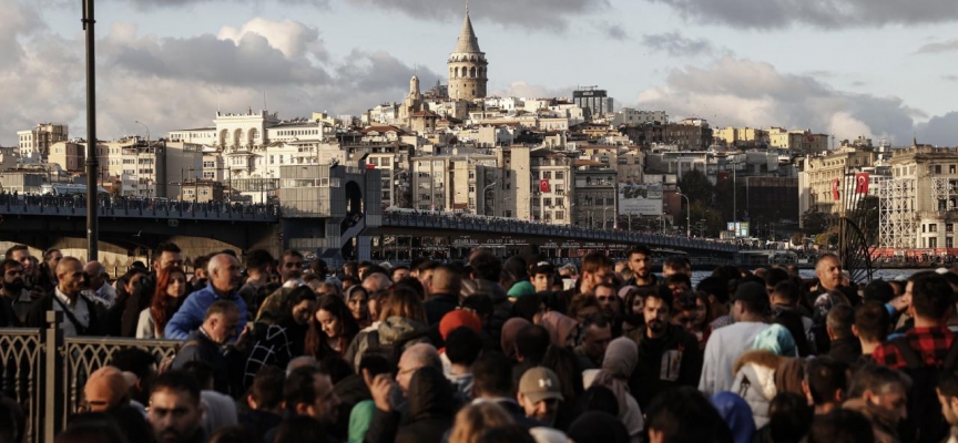 Türkiye'de yaklaşık 5,2 milyon yabancı bulunuyor