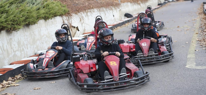 Bakan Kasapoğlu go-kart pistinde milli sporcularla buluştu