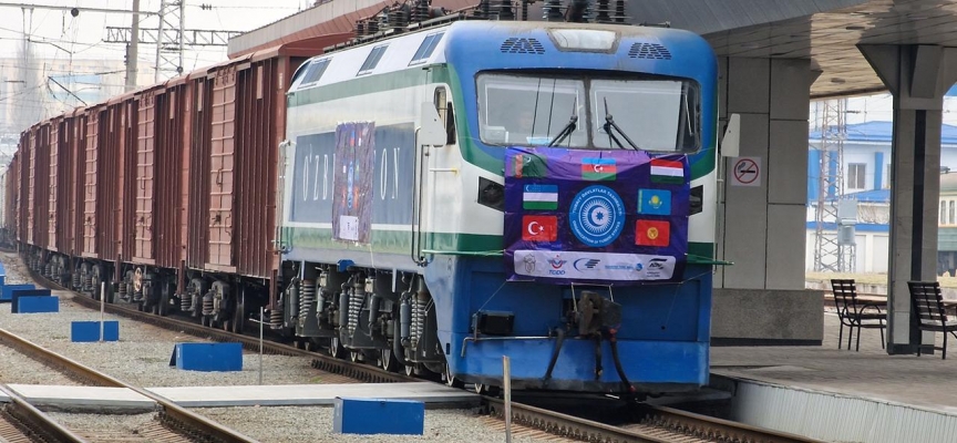 İzmir'den yola çıkan ilk kargo treni Taşkent'e ulaştı