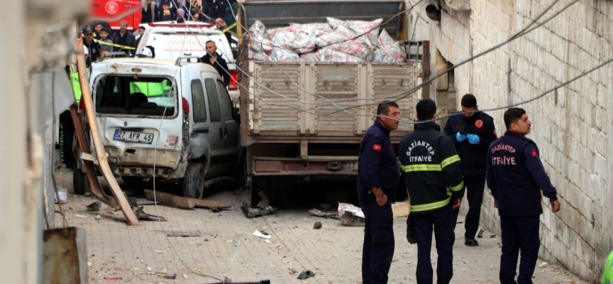 Freni boşalan kamyonet çocuklara çarptı: 1 ölü, 2 yaralı