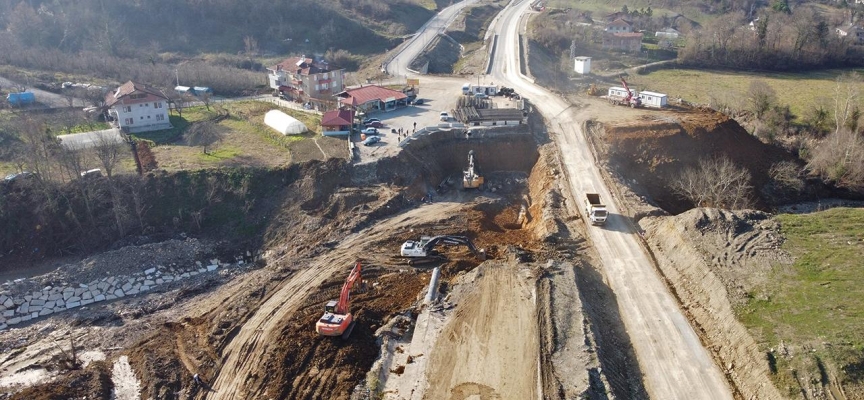 Bartın'da selde çöken yola 35 metre uzunluğunda köprü inşa ediliyor