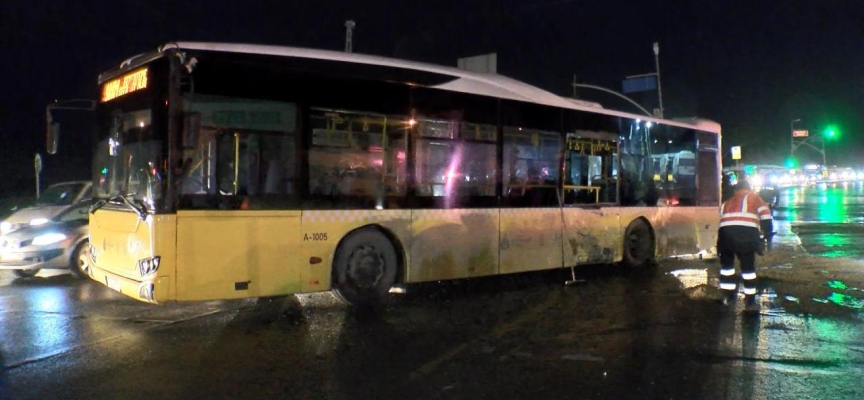 Ters şeritten yola giren İETT otobüsü minibüsle çarpıştı: 14 yaralı