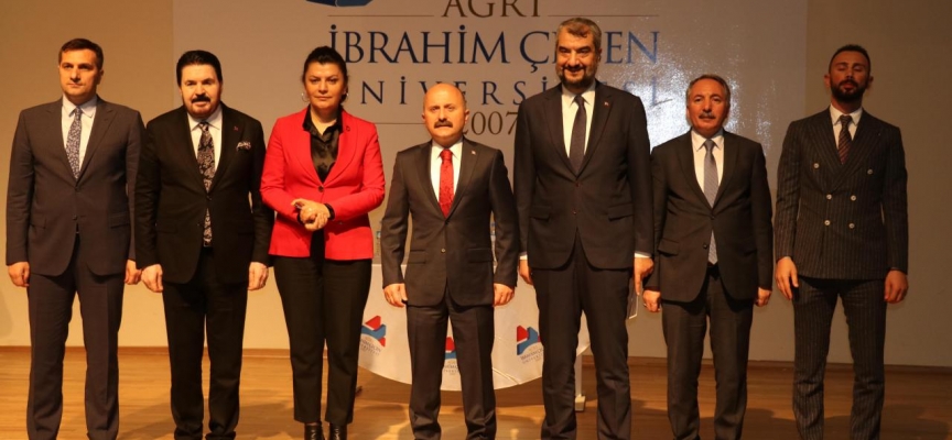 Ağrı'da "Türkiye Yüzyılı Gençlik ve Üretim Stratejisi Konferansı" düzenlendi