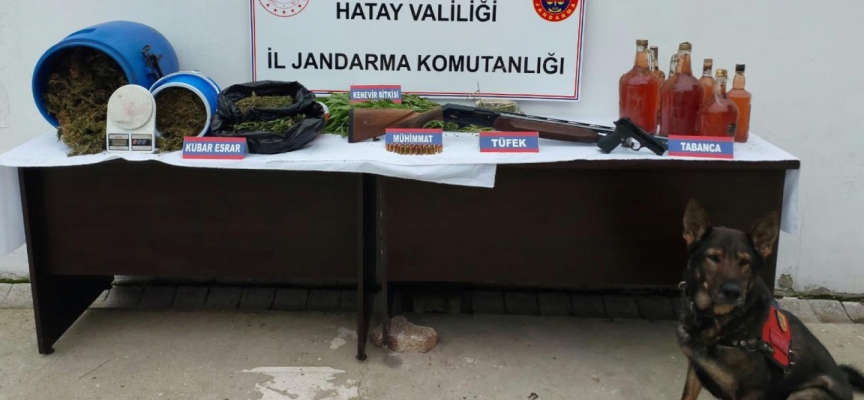 Hatay'da 30 kilogram esrar ele geçirildi, 2 şüpheli yakalandı