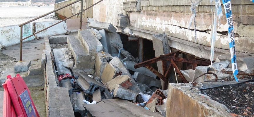 Üsküdar sahilinde çökme meydana geldi