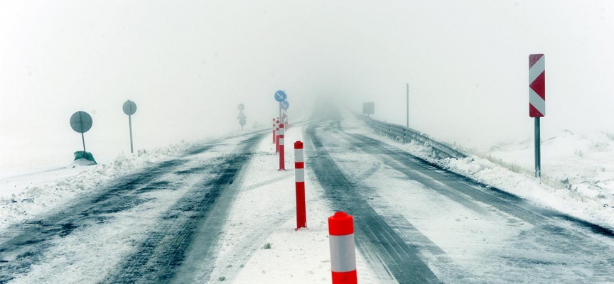 Adıyaman'da kar yağışı trafiği olumsuz etkiliyor