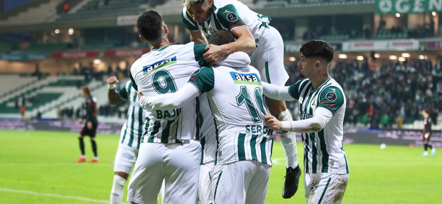 Giresunspor uzatmada sevindi