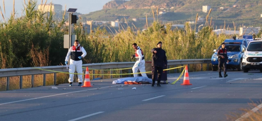 Antalya'da otomobille motosiklet çarpıştı: 2 ölü