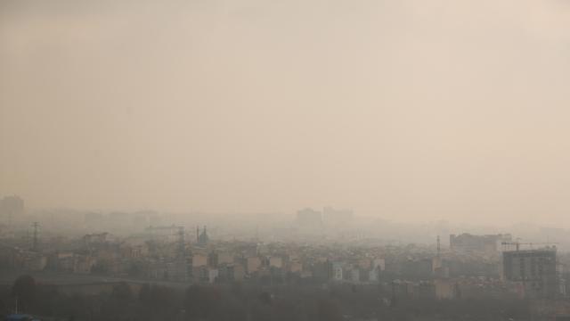 İran’da hava kirliliği: Bazı bölgelerde eğitim çevrim içi yapılacak