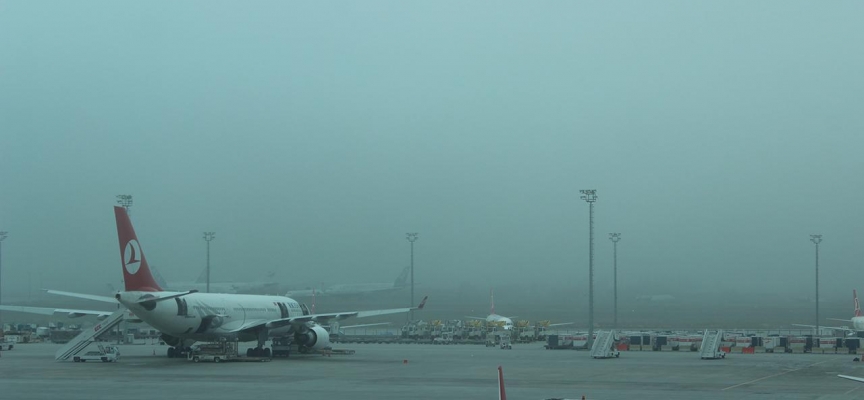 İstanbul'da hava ulaşımına sis engeli