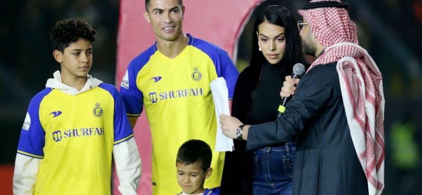 Cristiano Ronaldo için imza töreni düzenlendi