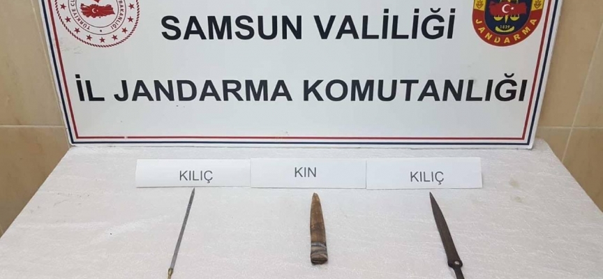 Samsun'da tarihi eser operasyonu: 2 kılıç ele geçirildi