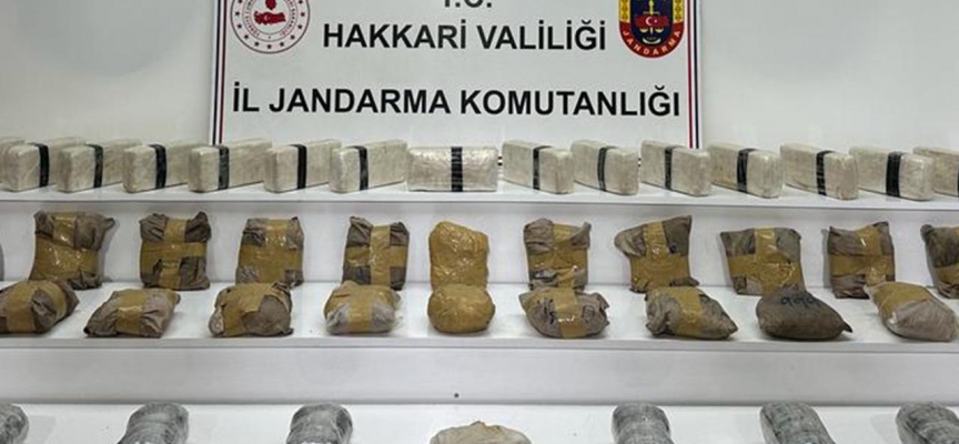 Hakkari'de dere yatağına gizlenmiş 56 kilogram uyuşturucu ele geçirildi