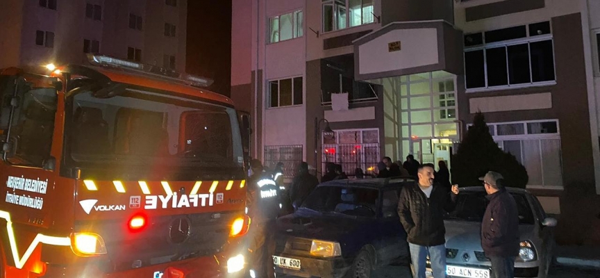 Nevşehir'de apartman yangını: 6 kişi dumandan etkilendi