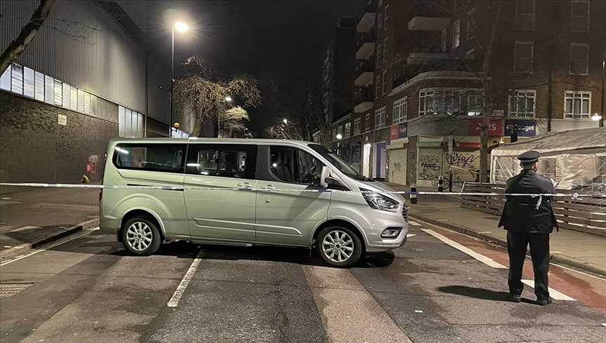 Londra’da hareket halindeki araçtan ateş açıldı: 5 yaralı