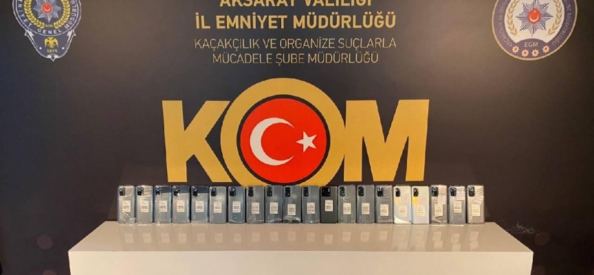 Gümrük kaçağı 30 cep telefonu ele geçirildi