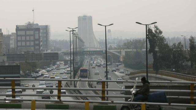 İran’da hava kirliliği nedeniyle uzaktan eğitim kararı