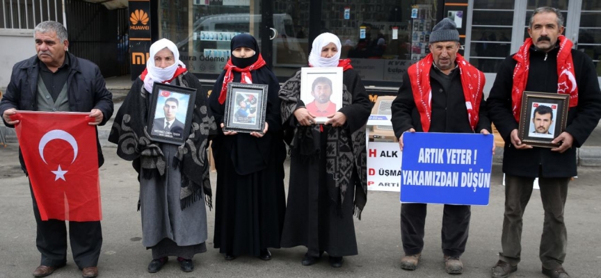 Muşlu aileler çocukları için HDP önündeki eylemlerini sürdürdü