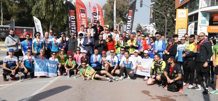 Cumhurbaşkanı Tatar, Lefkoşa’da düzenlenen Duatlon Yarışı Ödül Töreni’ne katıldı