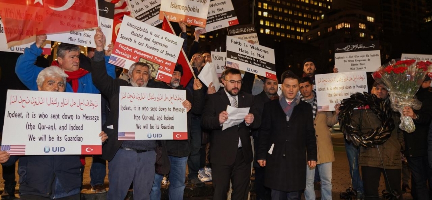 İsveç'te Kur'an-ı Kerim'in yakılması New York'ta protesto edildi