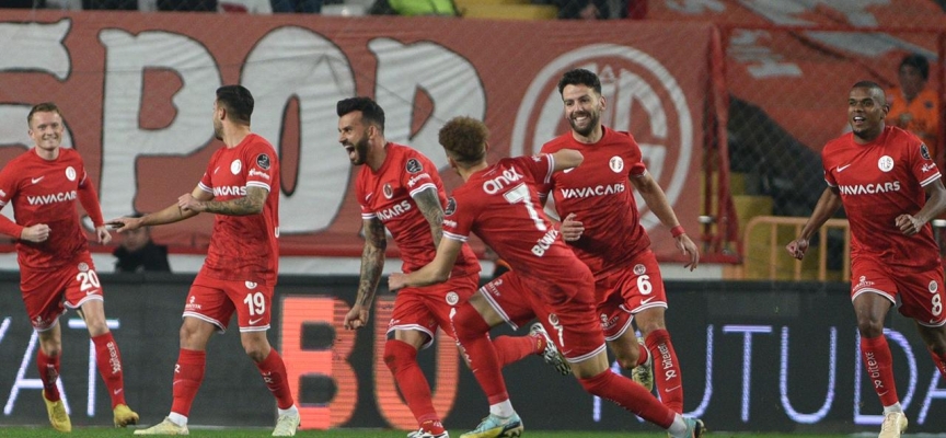 Antalyaspor 90+3'te kazandı