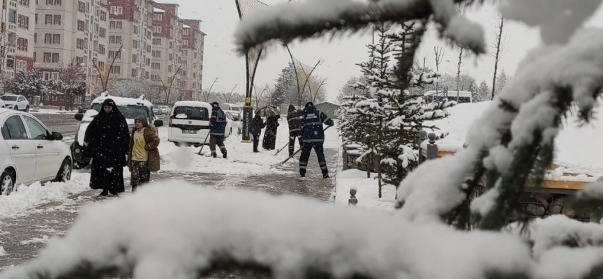 Bingöl’de kar yağışı etkili oldu