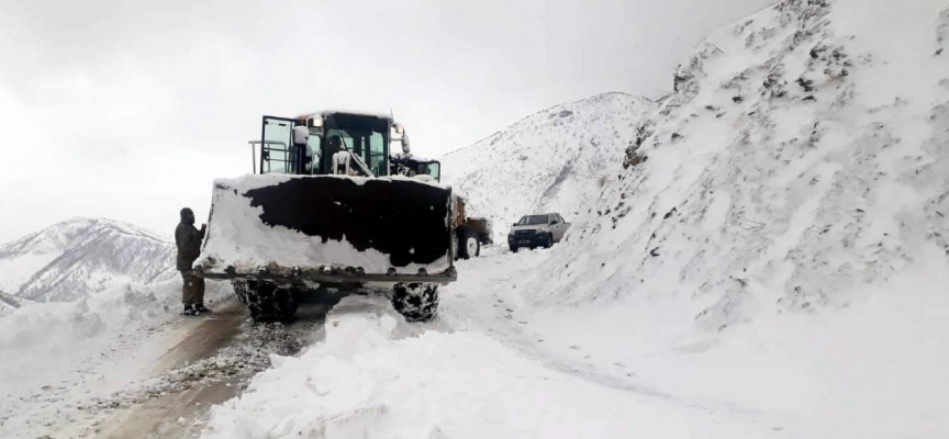 Van'da 254 yerleşim yerinin yolu ulaşıma kapandı