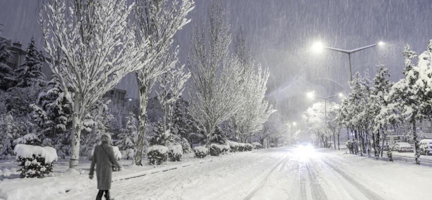 Meteoroloji'den yoğun kar ve fırtına uyarısı