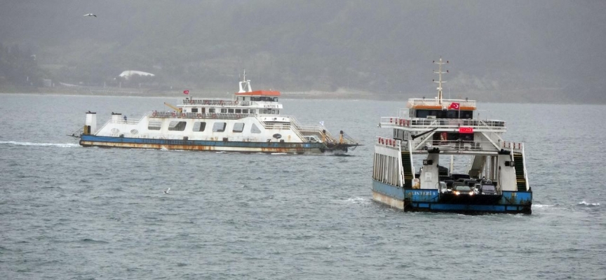 Güney Marmara'da feribot seferleri iptal edildi